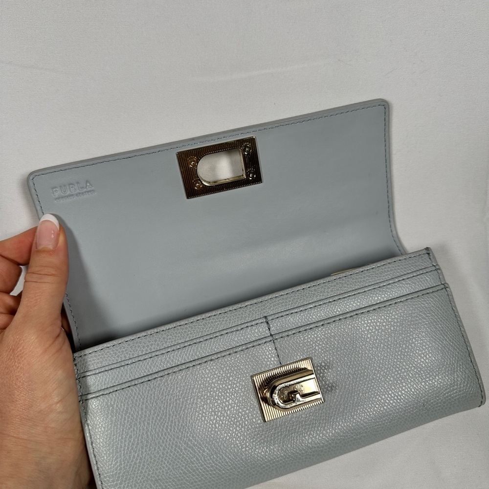 Furla leather continental wallet sleek everyday turn lock design light gray - Picture 5 of 13